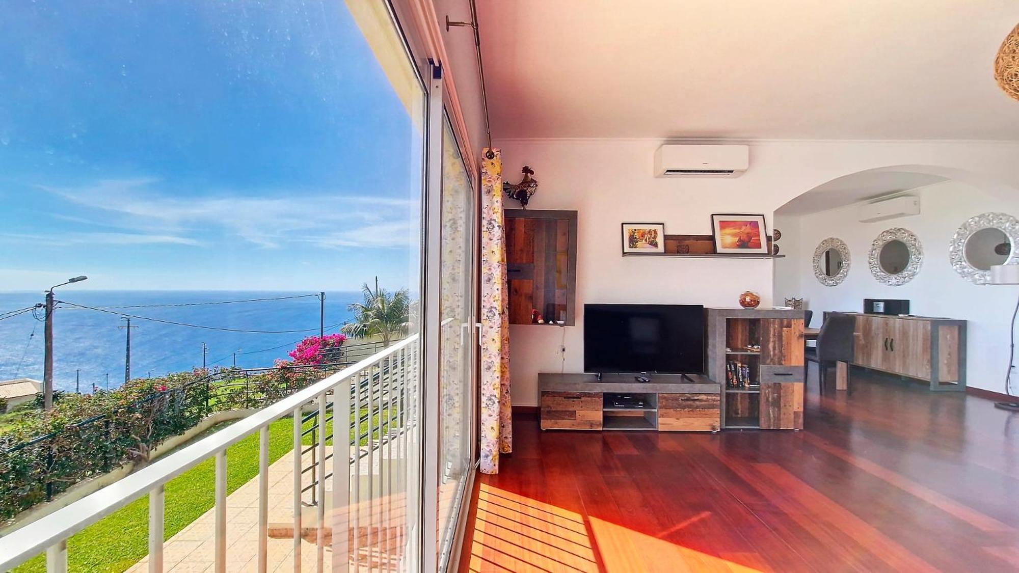 Casa Eleanor By Lovelystay Calheta  Bagian luar foto