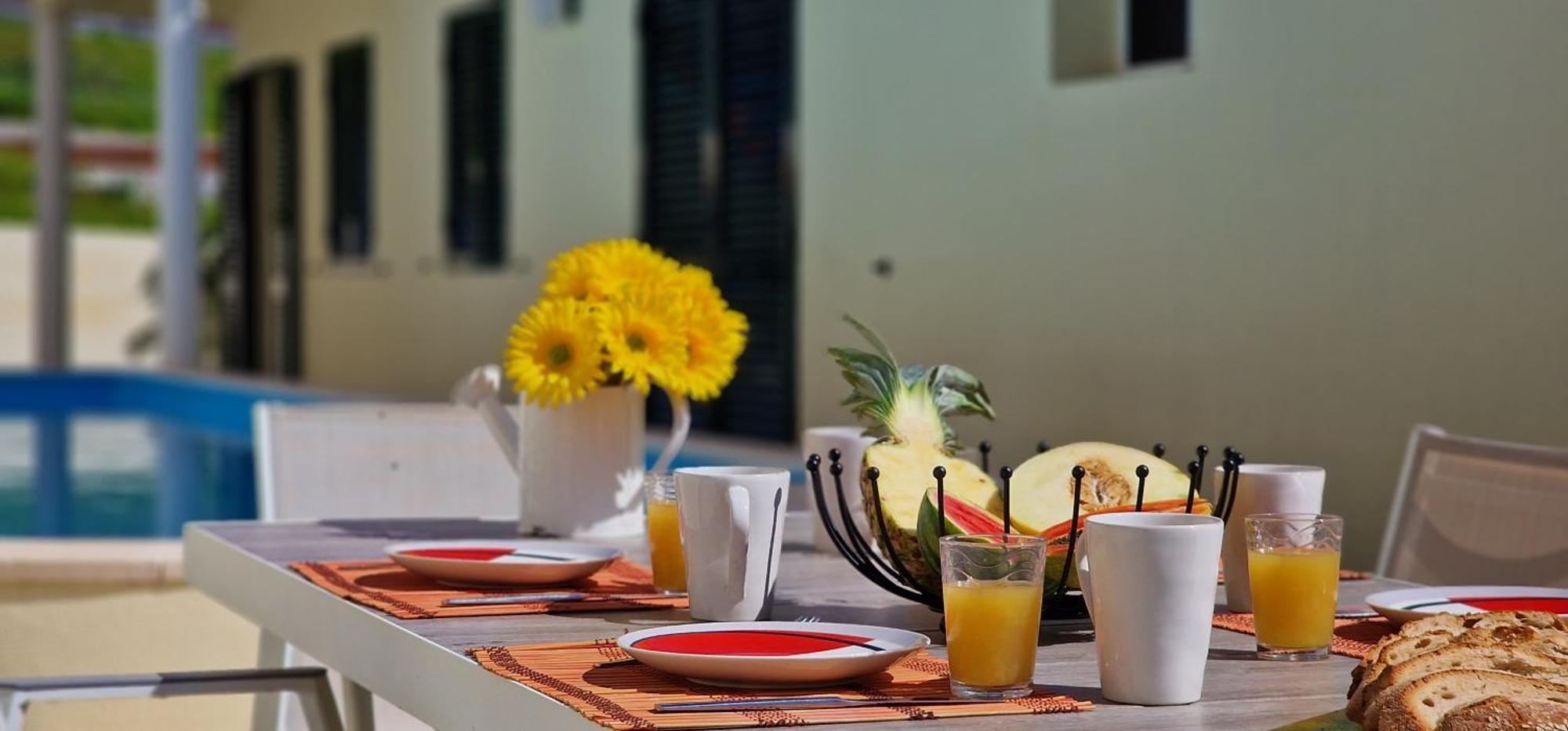Casa Eleanor By Lovelystay Calheta  Bagian luar foto