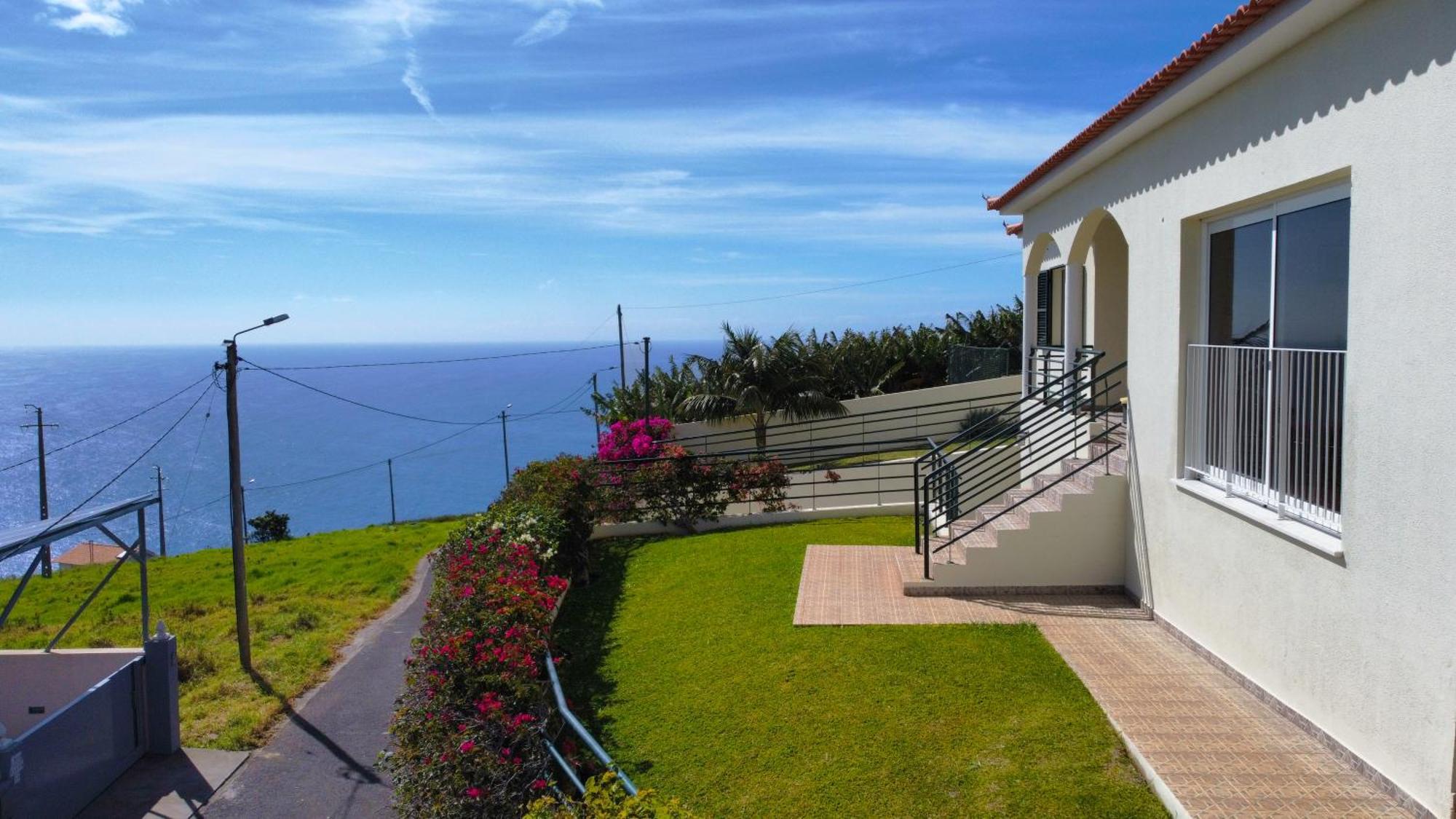Casa Eleanor By Lovelystay Calheta  Bagian luar foto