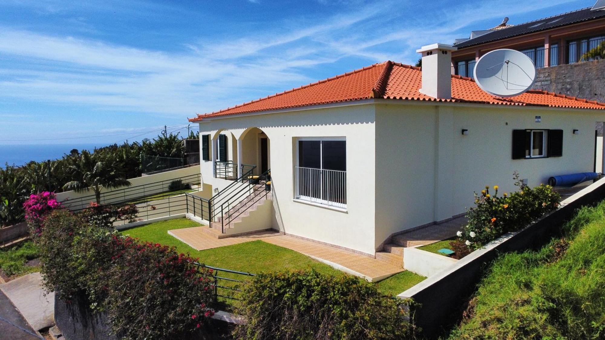 Casa Eleanor By Lovelystay Calheta  Bagian luar foto
