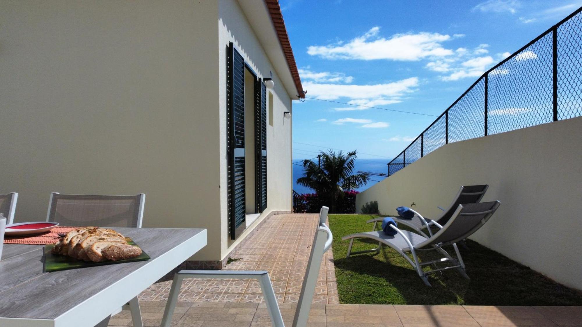 Casa Eleanor By Lovelystay Calheta  Bagian luar foto