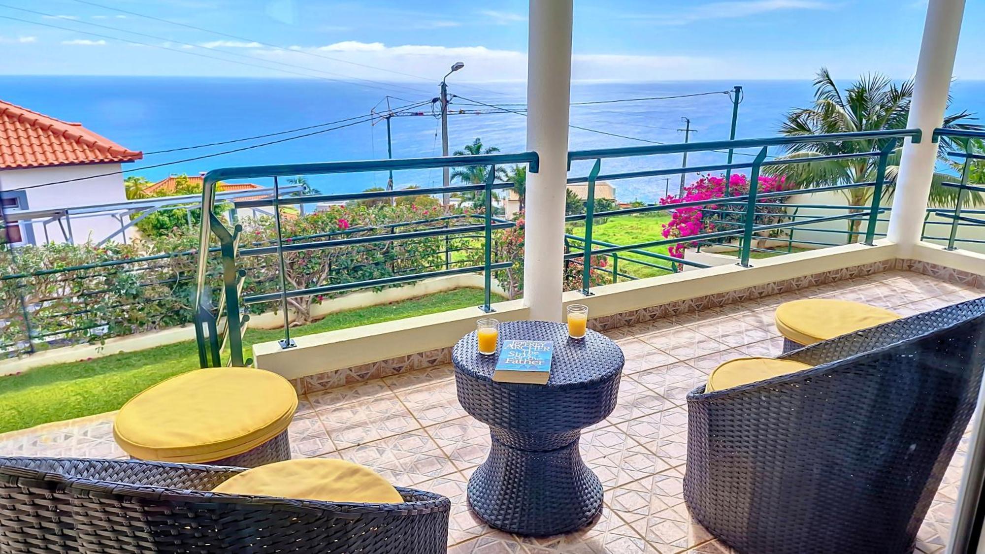Casa Eleanor By Lovelystay Calheta  Bagian luar foto