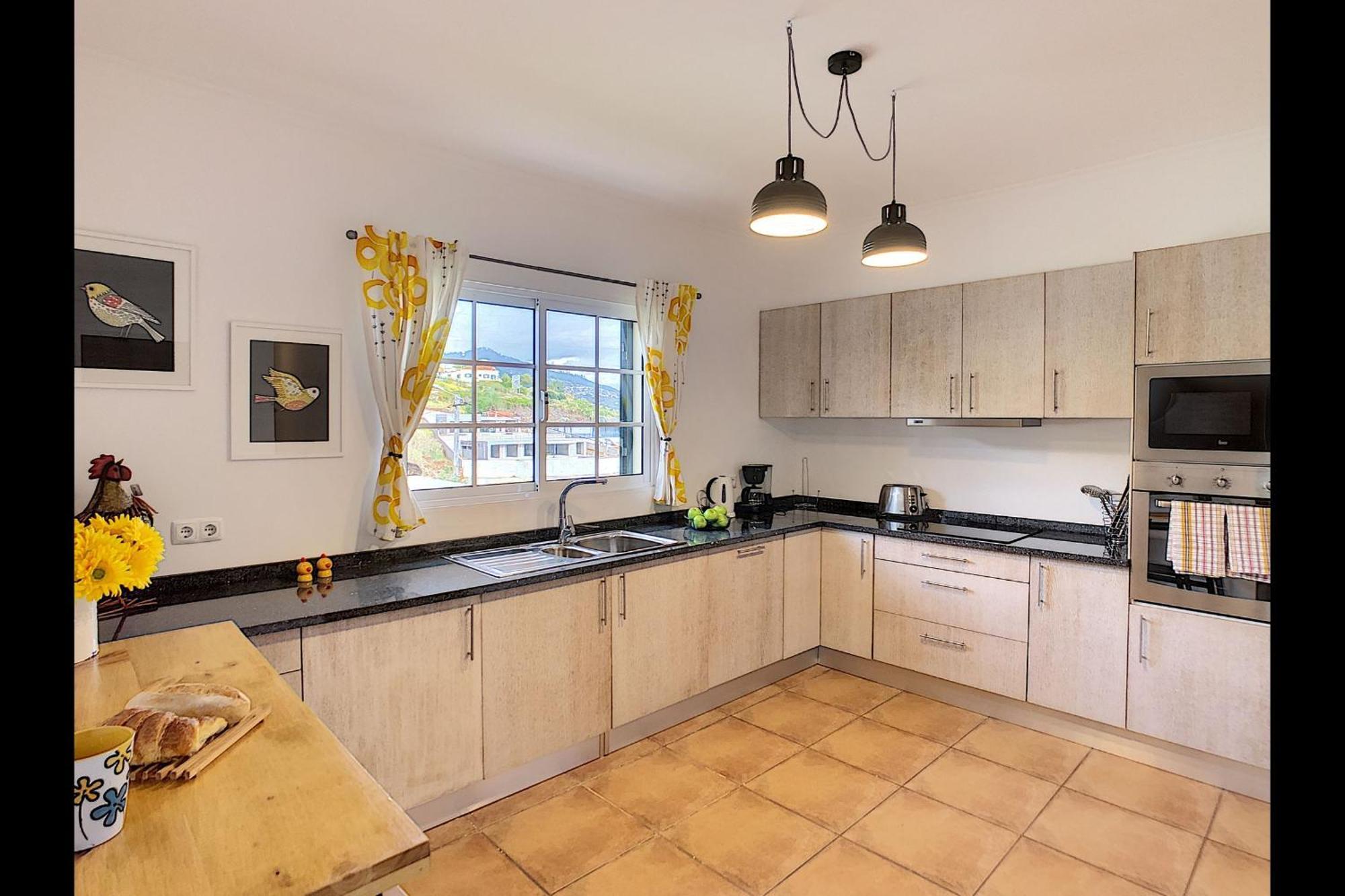 Casa Eleanor By Lovelystay Calheta  Bagian luar foto