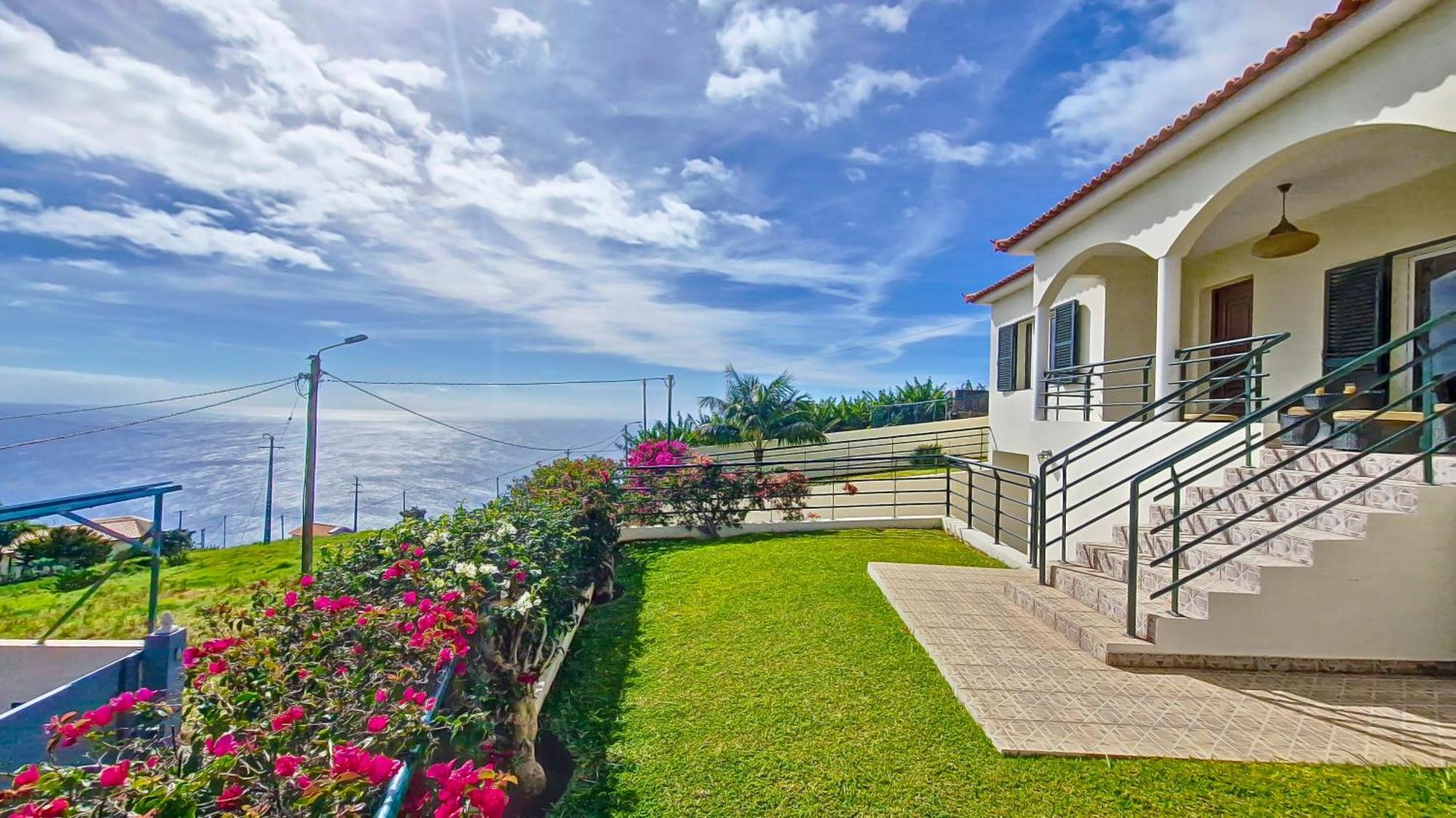 Casa Eleanor By Lovelystay Calheta  Bagian luar foto