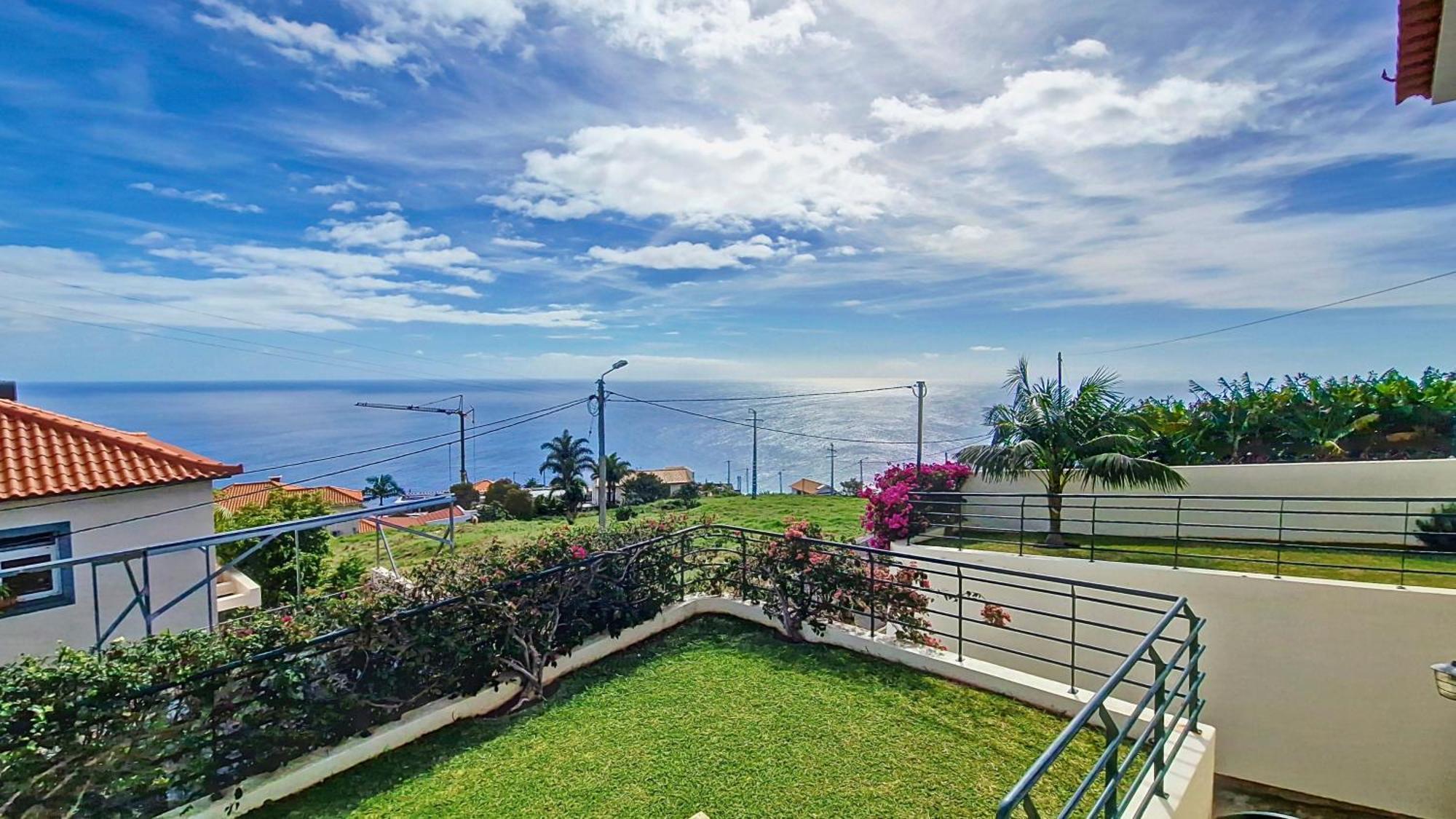 Casa Eleanor By Lovelystay Calheta  Bagian luar foto