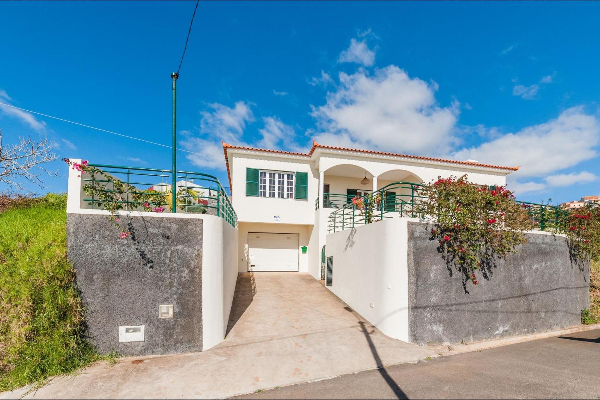 Casa Eleanor By Lovelystay Calheta  Bagian luar foto